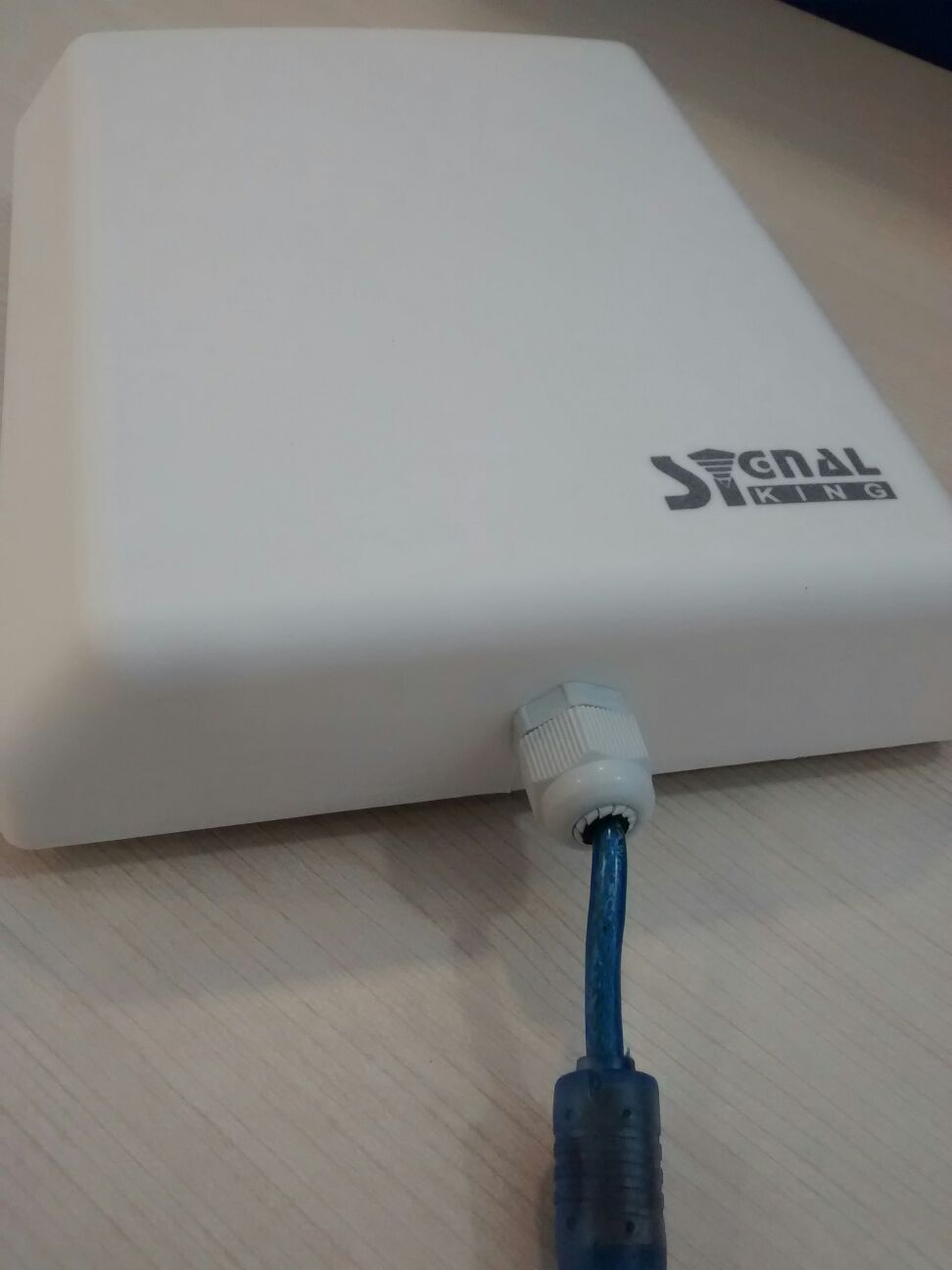 Signal King SK 10TN Antena WiFi USB largo alcance 10 metros con router alfa  r36